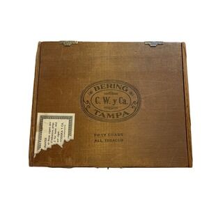 Vintage Bering C.W. y Ca. Tampa Fifty Cigars All Tobacco Wooden Box‎